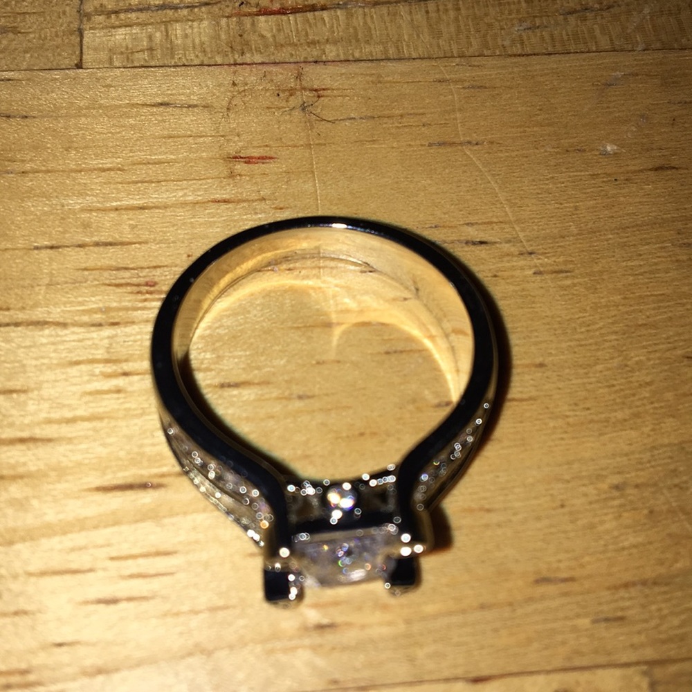 👰🏼 Engagement Ring 💍 - Picture 4 of 5